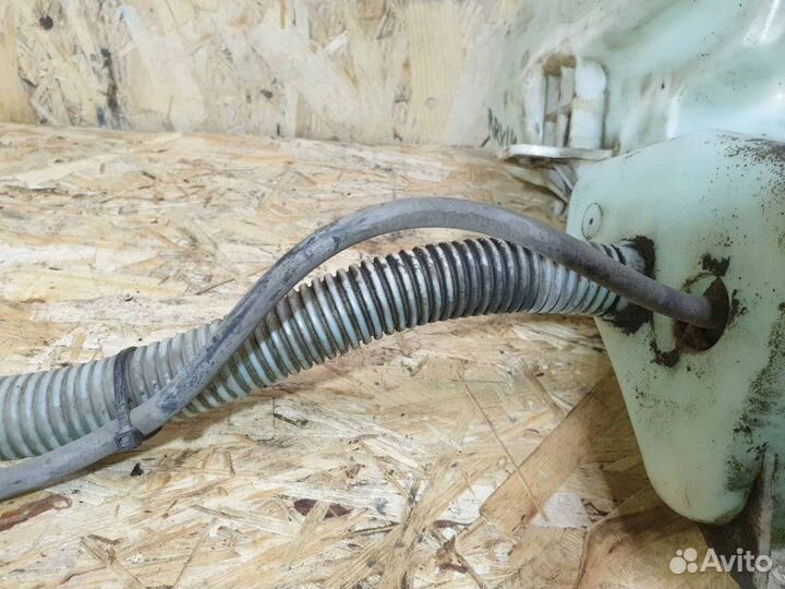 Бачок омывателя Land Rover Range Rover Vogue 3