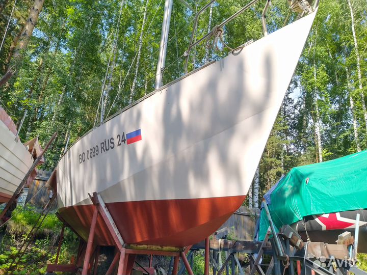 Парусно-моторная прогулочная яхта 9.5 м стальная