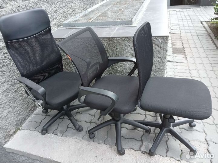 Кресло с сеточной спинкой