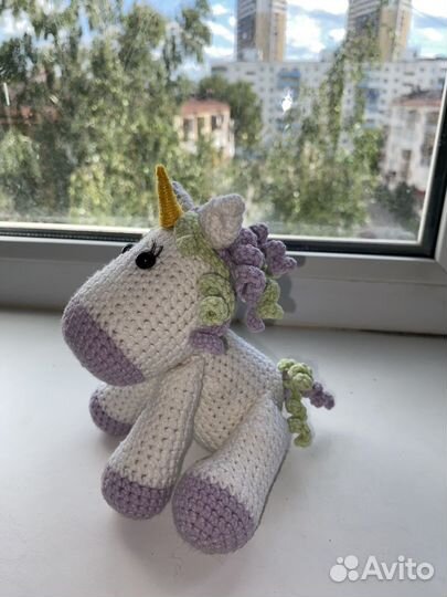 Вязаная игрушка единорог