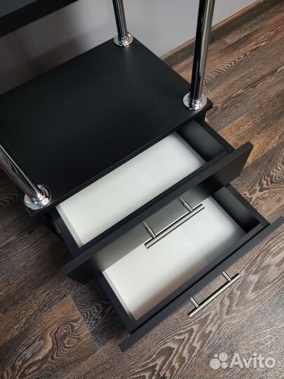 Тележка парикмахерская