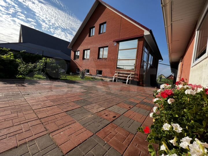 Дом 159 м² на участке 12,5 сот.