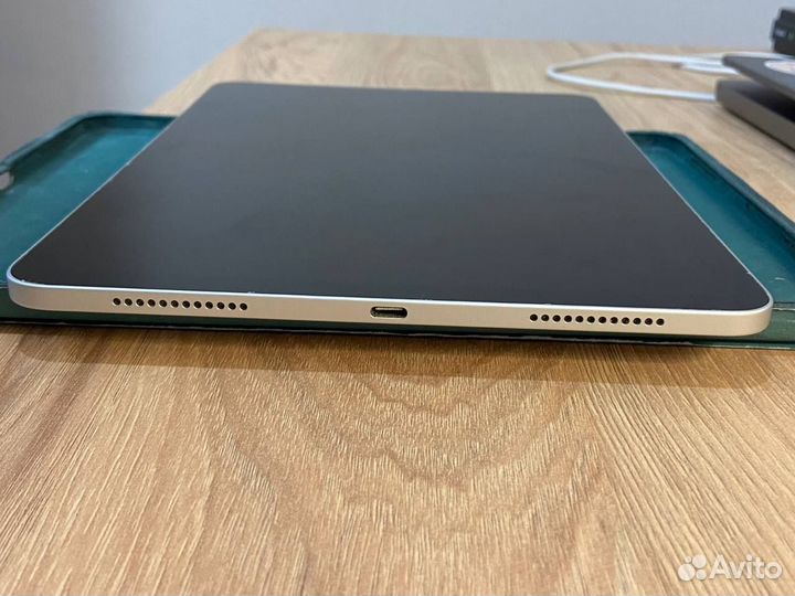 Планшет Apple iPad Air 2020 Wi-Fi 64 Gb Silver