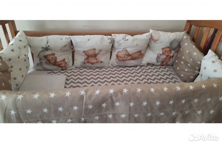 Бортики и постельное белье в кроватку