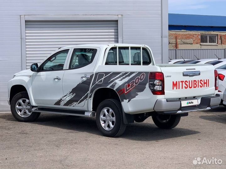 Mitsubishi L200 2.4 AT, 2022, 900 км