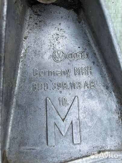 Кронштейн МКПП левый VW Passat B5