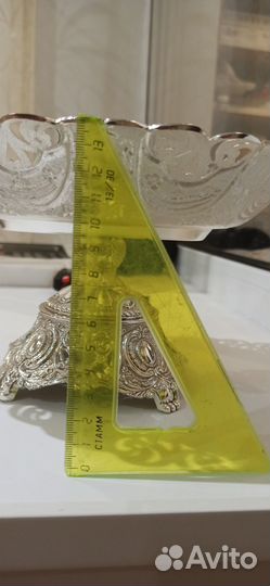 Ваза для фруктов на ножке металлические