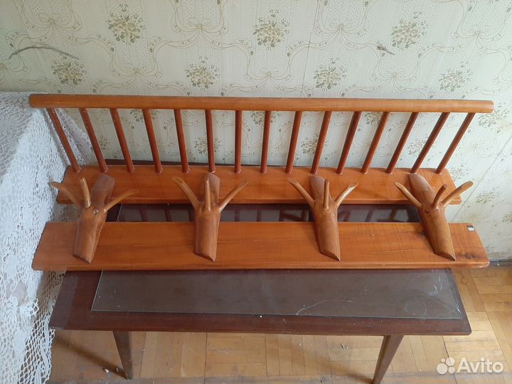 Вешалка настенная деревянная