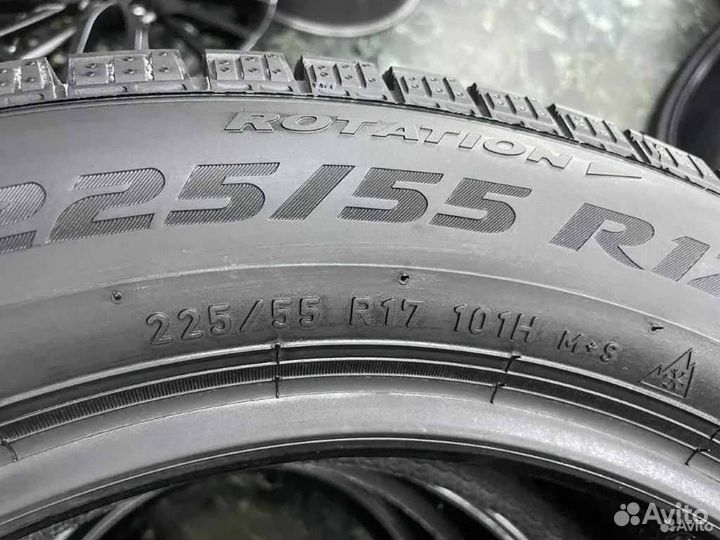 Pirelli Ice Zero FR 225/55 R17