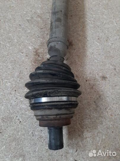 Привод правый Volkswagen Passat B6 BVY 2007