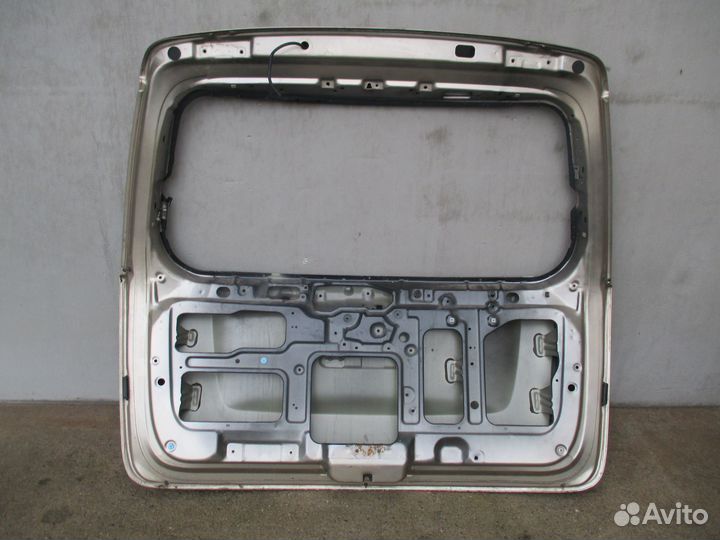 Дверь багажника Kia Carnival 2 2005-2014