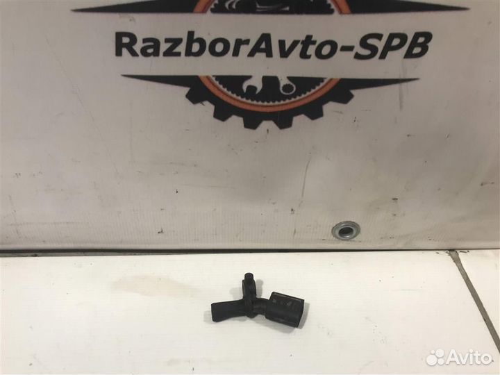 Датчик ABS задний правый Skoda Rapid