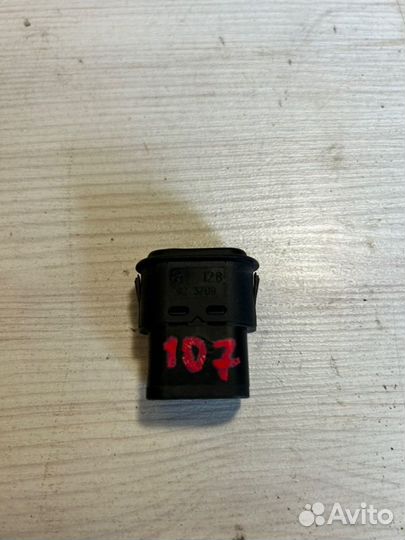 Кнопка стеклоподъемника Chevrolet Niva 2020