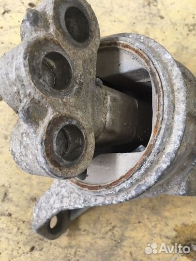 Опора двигателя Opel Zafira A (2154)