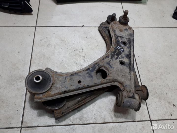 Рычаг передний левый Opel Corsa D 2006-2015