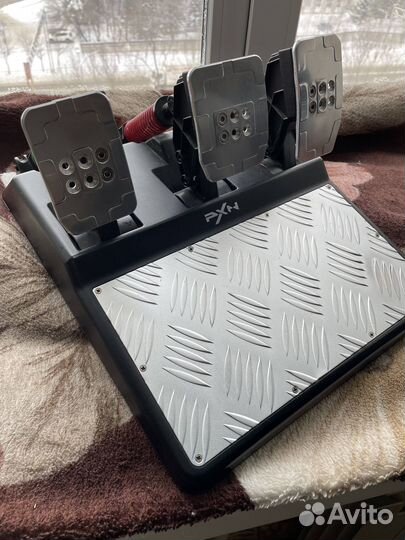 Продам игровой руль PXN V10