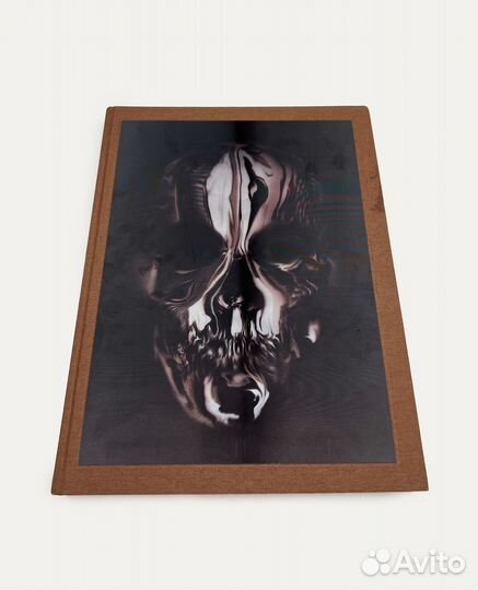 Книга Alexander McQueen: Savage Beauty