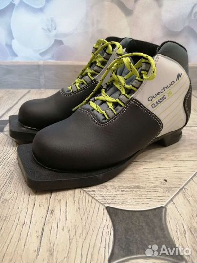 Лыжные палки и ботинки(32 размер)