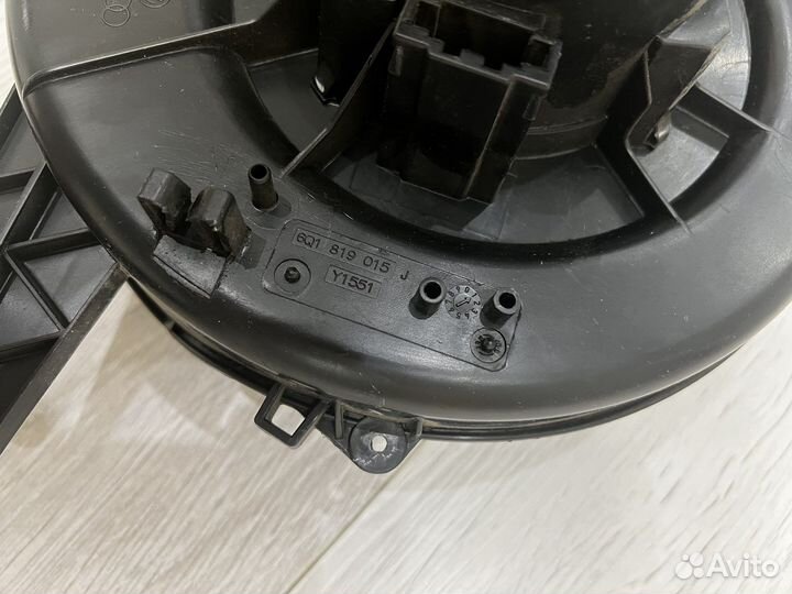 Электровентилятор отопителя (печки) VW