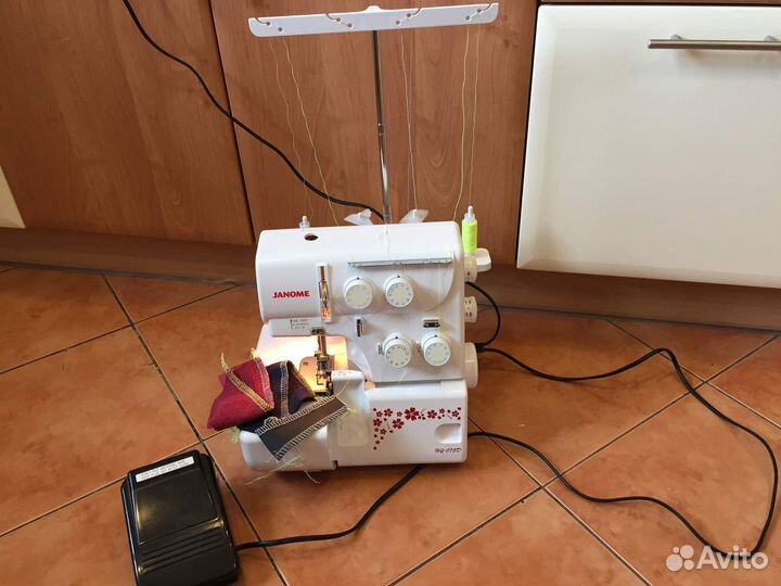 Оверлок Janome HQ-075D