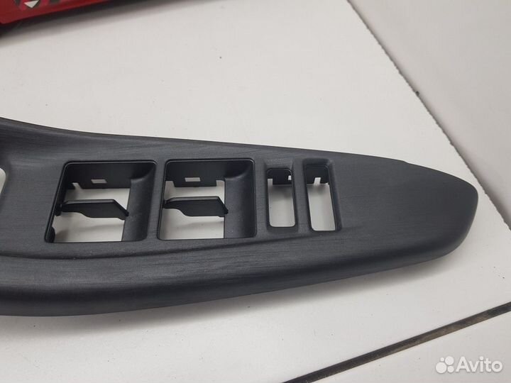 Накладка обшивки двери передняя левая