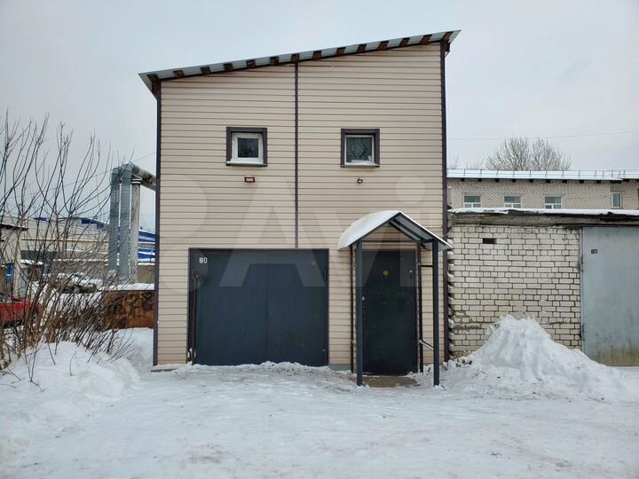 Гараж, > 30 м²