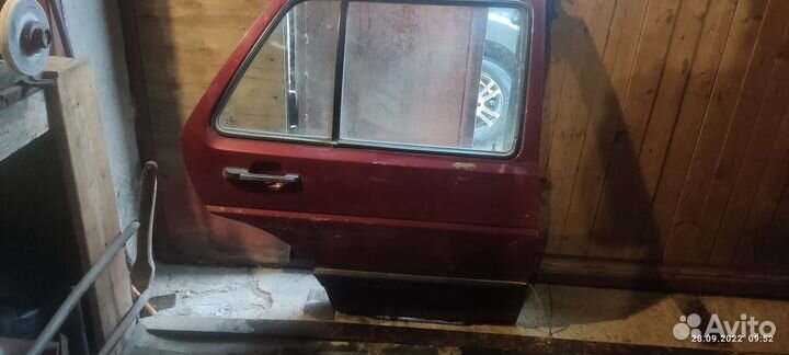 Дверь задняя правая Golf 2