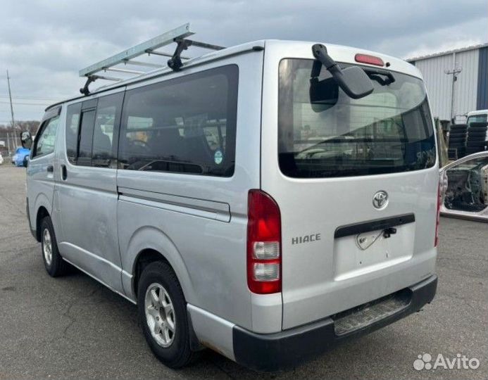 Интеркулер передний Toyota Hiace/Regius Ace