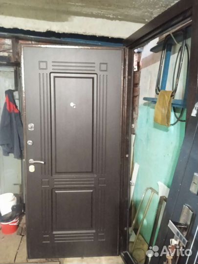 Дверь входная металлическая б/у левая