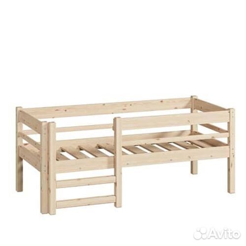 Детская кровать с бортиками