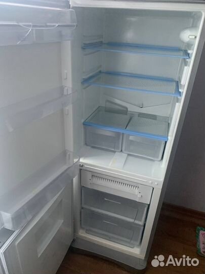 Холодильник Indesit