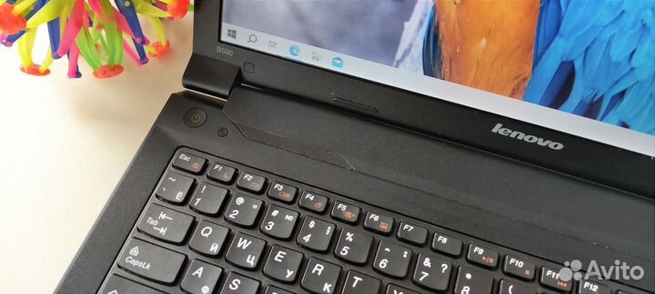 Ноутюук Lenovo/4 ядра/как новый