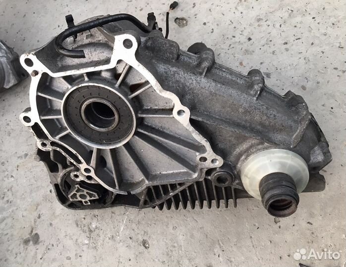 Раздатка Bmw E70 E71 ATC700