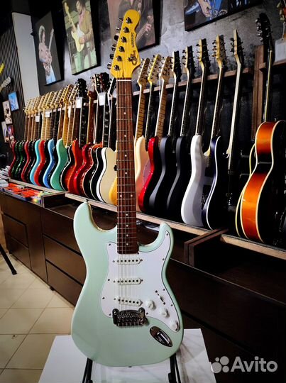 Электрогитара G&L Tribute Legacy Surf Green Jatoba