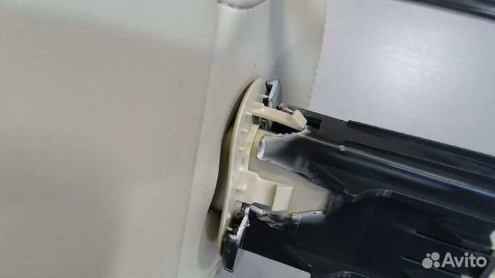 Подголовник Infiniti QX56, 2011