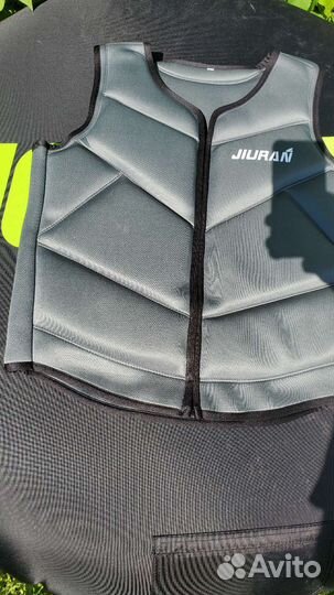 Спасательный жилет неопреновый