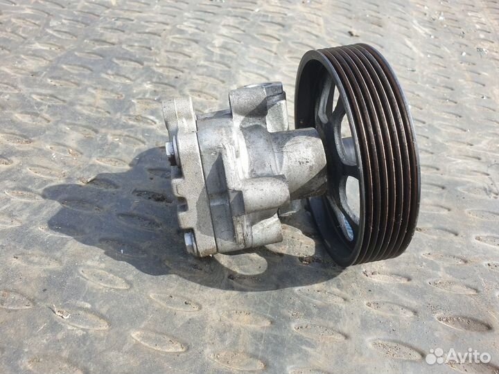 Насос гидроусилителя гур Renault Duster 491101428R