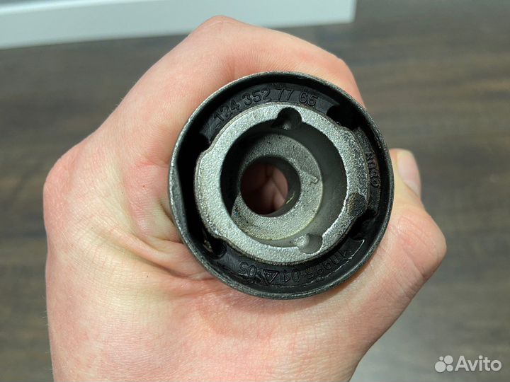 Сайлентблоки заднего редуктора Lemforder W124