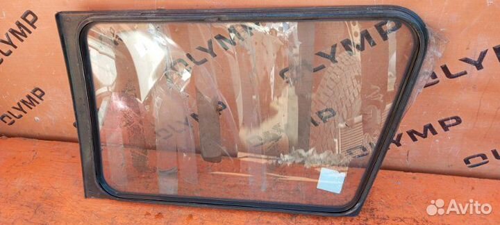 Стекло собачника левое Mitsubishi Pajero V46 4M40