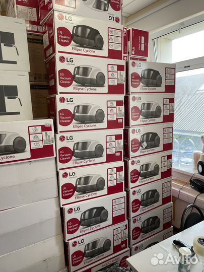 Пылесос компактный LG VK69662N, синий