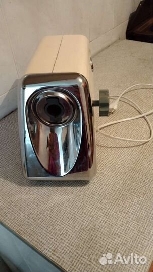 Мясорубка электрическая Мистери 1400