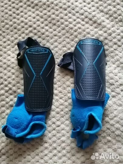 Футбольные щитки детские kipsta