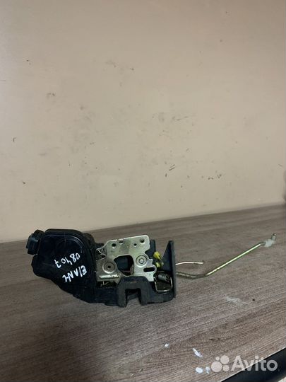 Замок двери предней правой Elantra