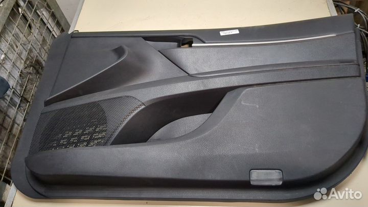 Дверная карта Toyota Camry XV70, 2019