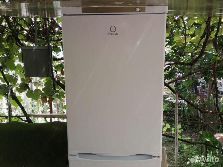 Холодильник indesit