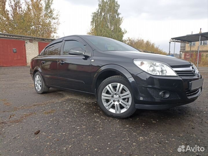 Opel Astra 1.6 МТ, 2011, 150 000 км