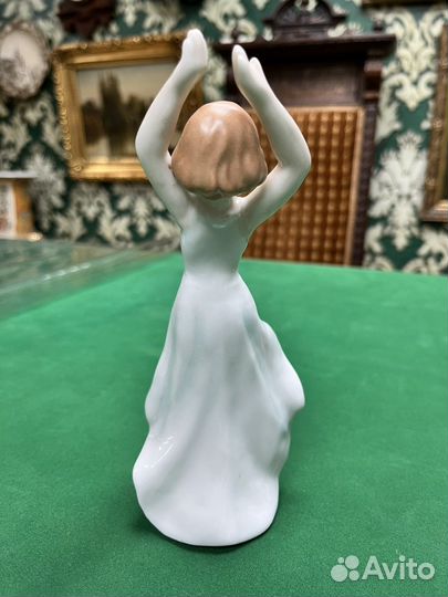 Фарфоровые статуэтки, Европа