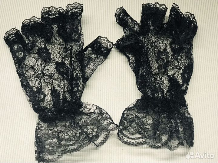 Шляпка и перчатки