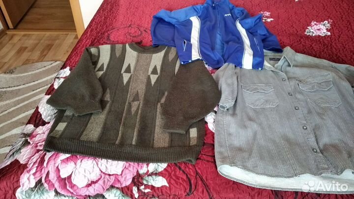 Куртка, свитер, рубашки, джинсы пакетом