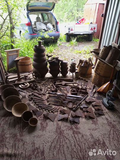 Плетёные блюда, деревянные тарелки, туески из коры